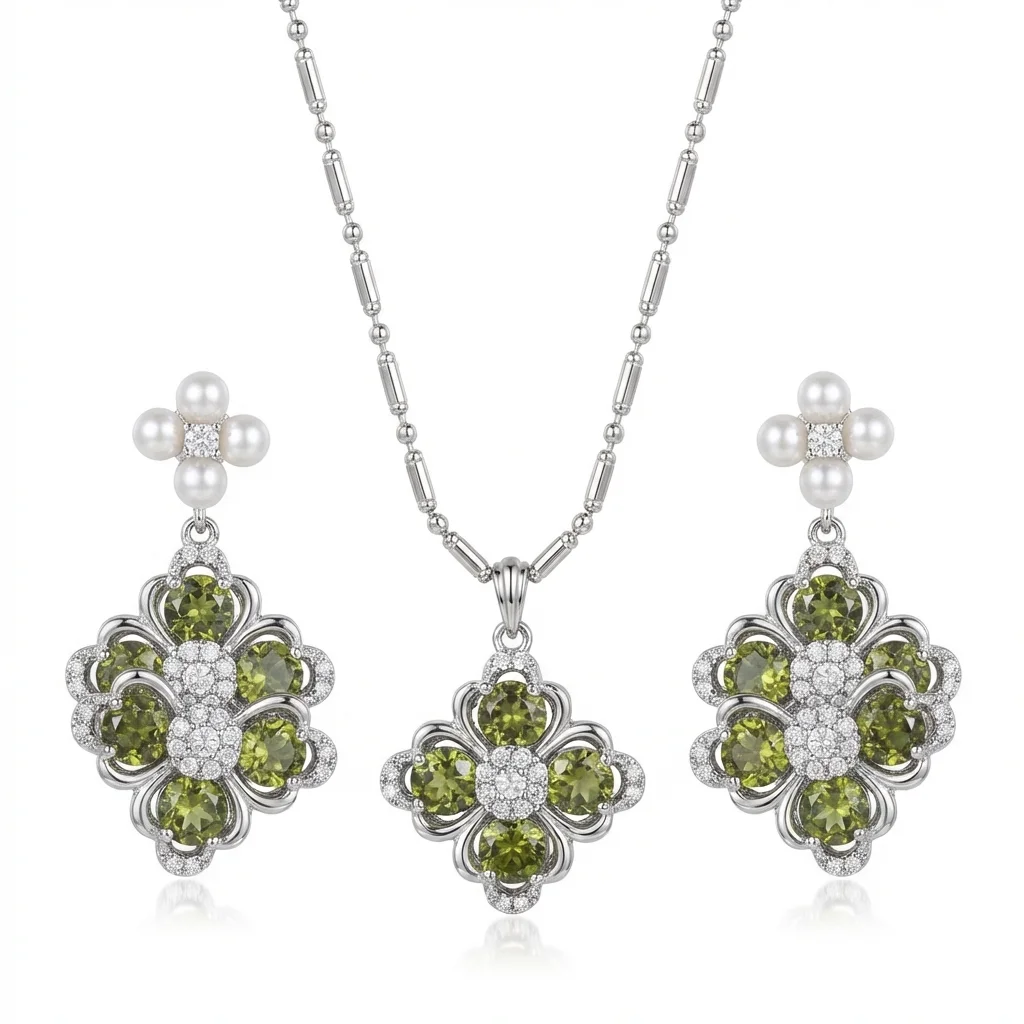 Silver Plated Copper Clover Zircon Necklace