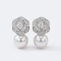 Manta Rose Pearl Stud Earrings