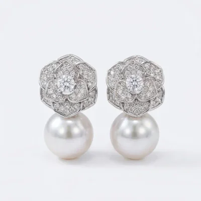 Manta Rose Pearl Stud Earrings